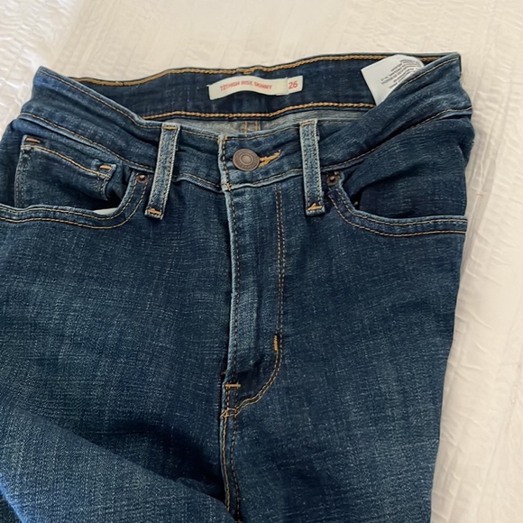 721 High Rise Skinny - Picture 2 of 5